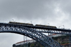 Metro do Porto Bombardier Flexity-Outlook tram (line D) at Ponte Luís (crossing Rio Douro), 13. October 2016