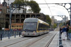Metro do Porto Bombardier Flexity-Outlook tram (line D) at Ponte Luís (crossing Rio Douro), 16. October 2016