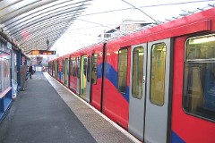 London, Limehouse Station, Docklands Light Railway, 4. January 2008