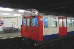 London, Embankment, Circle Line, 6. January 2008