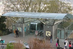 Montmartre funicular, Paris, 13. April 2006
