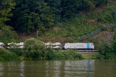 Railpool 185 680-6, at the Danube, in the neighbourhood of Passau / Donau in der Nähe von Passau, 13. July 2014