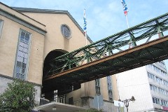 Wuppertal Hauptbahnhof, Schwebebahn, 20. April 2006