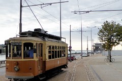 Porto, Rua do Ouro. To the left Rio Duero. 14. October 2016