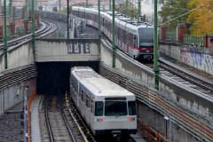 Type U (Wiener Linien U4) and Type T (Wiener Linien U6), Langenfeldgasse, 29. October 2016