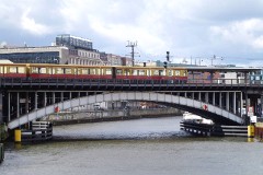 Berlin, Bahnhof Friedrichstraße, 2. April. 2015