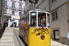 Elevador da Bica, Lisbon, 28. April 2016