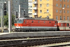 ÖBB 1144, Innsbruck Hauptbahnhof, 20. July 2007