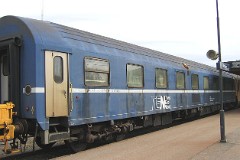 Old DB sleeping car used as DSB 61 86 99 - 69 008 - 6 Måleledsagevogn, Vojens, 26. May 2007