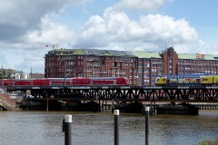 Steuerwagen der DBAG und Metronom, Oberhafenbrücke Hamburg, 9. July 2016