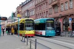 S-Wagen der VGF, Frankfurt am Main, Pauls Platz, 2. April 2016. Baujahr der S-Wagen 2003 bis 2007. Hersteller: Bombardier Transportation