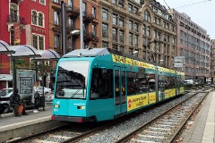R-Wagen der VGF, Frankfurt am Main, Baseler Strasße, 2. April 2016. Baujahr der R-Wagen 1993 bis 1997. Hersteller: Duewag/Siemens.